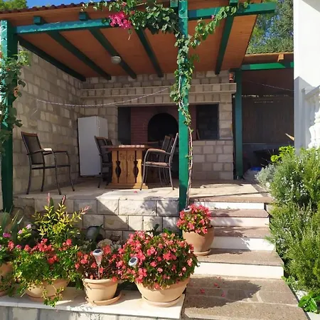 Apartment Prpic Seget Vranjica